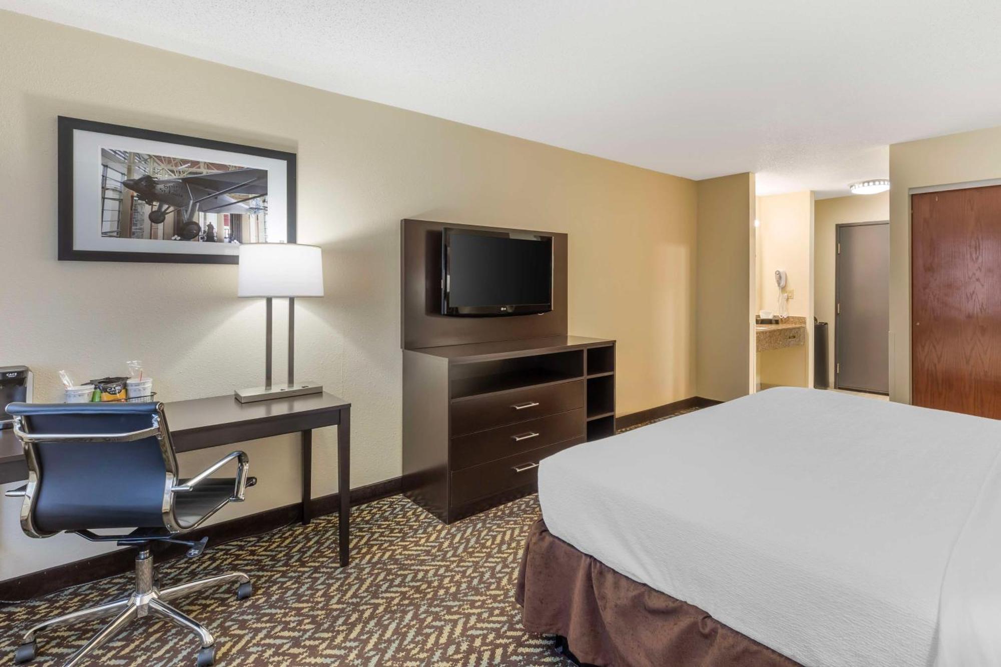 Best Western St. Louis Inn Arnold Bagian luar foto